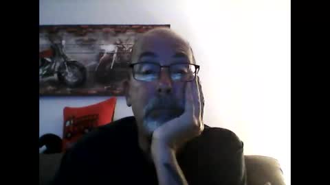 Snapshot of meathome3 chatting on November 10, 2025, 3:38 am me at home online show from November 10, 2025, 3:38 am
