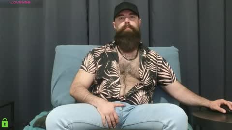 Snapshot of meaty_roll chatting on April 27, 2026, 1:47 am Meaty Roll online show from April 27, 2026, 1:47 am
