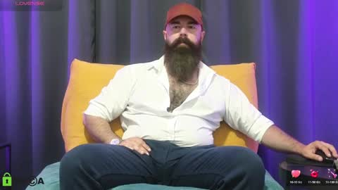 Snapshot of meaty_roll chatting on June 4, 2026, 11:44 pm Meaty Roll online show from June 4, 2026, 11:44 pm