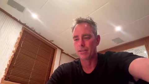 Meau Lest online show from October 17, 2025, 7:27 pm