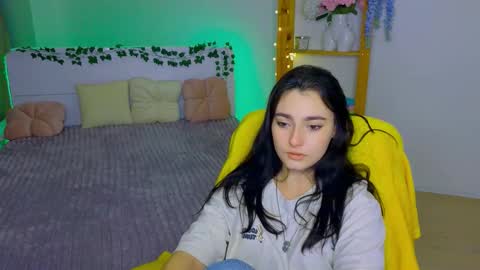 Snapshot of medina_andress chatting on October 9, 2025, 9:24 pm Dina online show from October 9, 2025, 9:24 pm