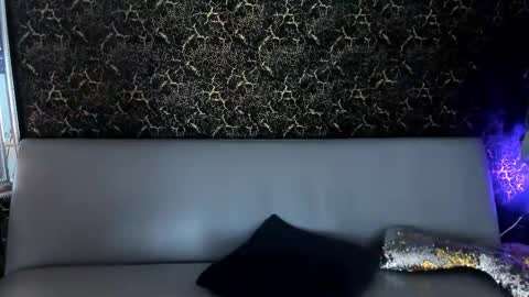 Medusa Ts online show from October 31, 2025, 9:10 am