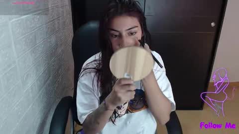 Snapshot of medussa_kat chatting on January 12, 2025, 7:10 pm Katrina online show from January 12, 2025, 7:10 pm