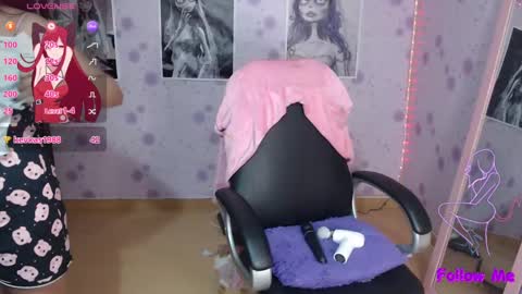 Snapshot of medussa_kat chatting on February 20, 2025, 1:25 am Katrina online show from February 20, 2025, 1:25 am