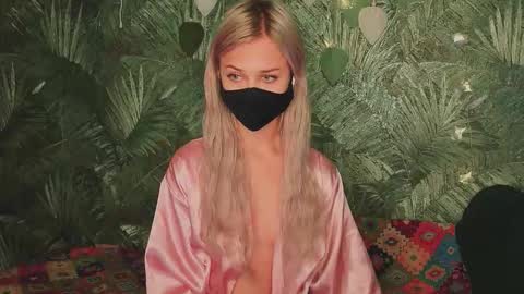 meeeewmeeeeow online show from October 15, 2025, 6:02 am