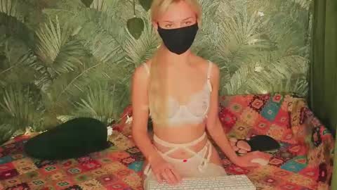 meeeewmeeeeow online show from October 24, 2025, 10:17 pm