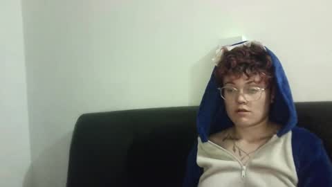 Megan and sophi online show from February 2, 2025, 6:58 am