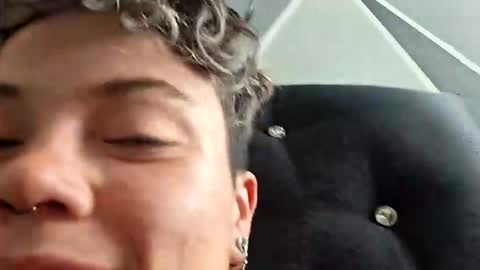 Megan and sophi online show from October 16, 2025, 12:17 pm