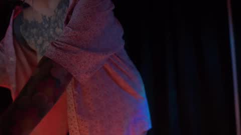 welcome guys   please  help me to reach 100 hands up Thanks  online show from January 31, 2025, 11:24 pm