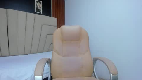 Megan online show from November 19, 2025, 3:06 am