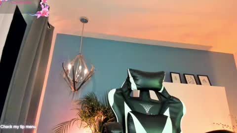    online show from October 1, 2025, 3:01 am