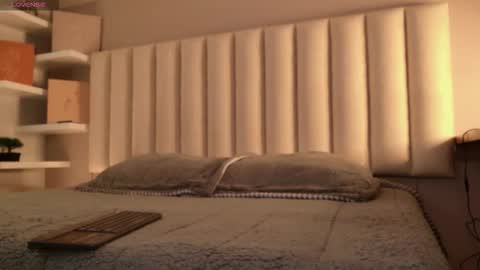     online show from September 26, 2025, 11:58 am