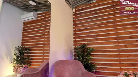 megan_raiin online show from March 9, 2025, 8:40 am