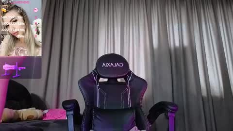 Snapshot of megan_ros_ chatting on February 1, 2026, 7:51 am Megan online show from February 1, 2026, 7:51 am