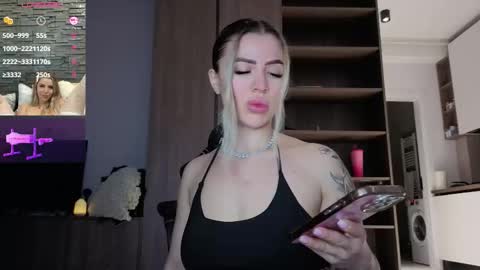 Snapshot of megan_ros_ chatting on February 13, 2026, 5:31 pm Megan online show from February 13, 2026, 5:31 pm