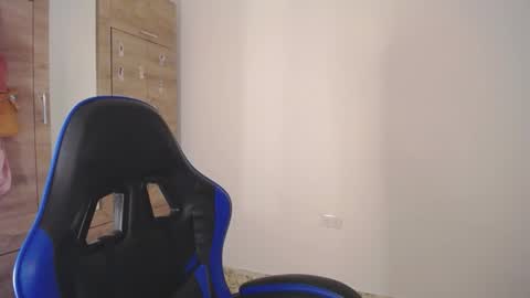 Snapshot of megan_sr03 chatting on October 16, 2025, 9:10 am Megan online show from October 16, 2025, 9:10 am