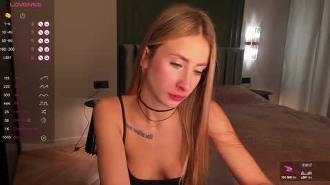 Snapshot of megan_ssstacy chatting on December 17, 2024, 1:07 am Stacy UTC 700 0800am-0200pm online show from December 17, 2024, 1:07 am