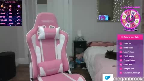 Megan Brooks online show from September 21, 2025, 6:37 am