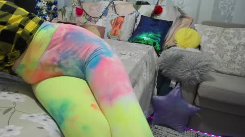 Nicki--------- Welcome to my Room online show from December 14, 2024, 8:56 am