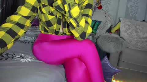 Snapshot of meganfox3325 chatting on February 5, 2026, 7:57 am Nicki--------- Welcome to my Room online show from February 5, 2026, 7:57 am