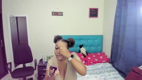 Snapshot of meganhotxx2 chatting on February 19, 2025, 2:55 am megan online show from February 19, 2025, 2:55 am
