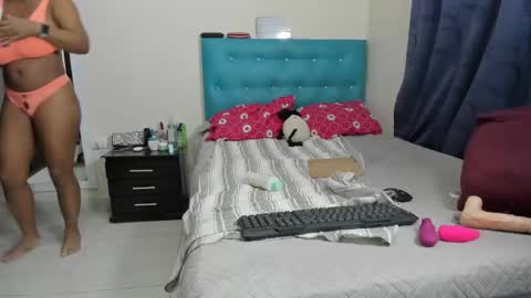 Snapshot of meganhotxx2 chatting on March 11, 2025, 3:05 am megan online show from March 11, 2025, 3:05 am