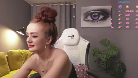 MeganieX online show from December 16, 2024, 5:27 am