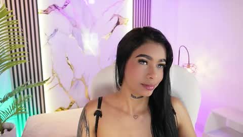 Megan Lowell online show from November 29, 2025, 7:50 pm