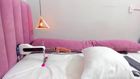 Megan  online show from October 15, 2025, 8:09 pm