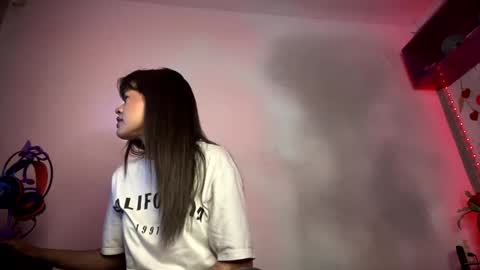 Snapshot of meganthompsonn chatting on February 4, 2025, 9:52 pm Megan online show from February 4, 2025, 9:52 pm