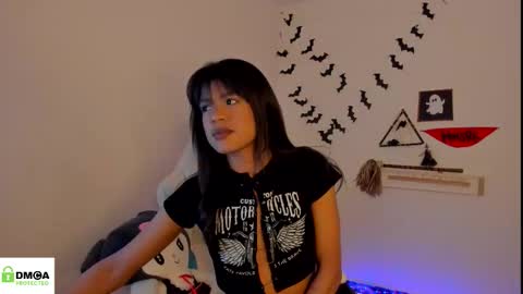 Snapshot of meganthompsonn chatting on October 6, 2025, 5:05 am Megan online show from October 6, 2025, 5:05 am