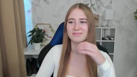 Megan online show from September 12, 2025, 5:29 am