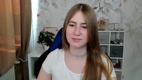 Snapshot of meganx_candy chatting on March 18, 2026, 1:36 pm Megan online show from March 18, 2026, 1:36 pm