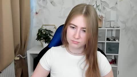 Snapshot of meganx_candy chatting on March 20, 2026, 6:29 am Megan online show from March 20, 2026, 6:29 am