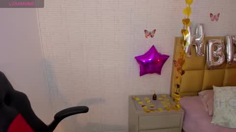 M E G A N  online show from September 30, 2025, 12:32 pm