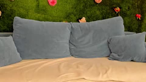 megatitts_ online show from October 7, 2025, 7:22 pm