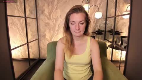 Meggy online show from September 19, 2025, 1:23 pm