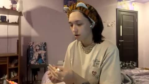 Megan online show from November 24, 2025, 12:16 pm