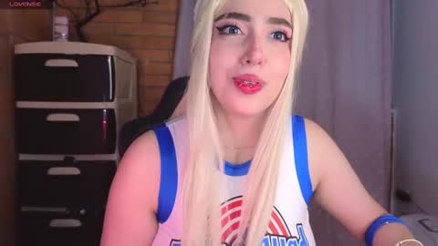 Megumi online show from January 5, 2025, 8:43 am