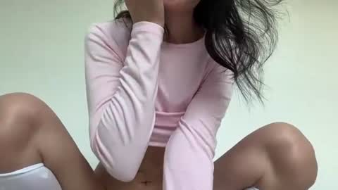 Snapshot of mei_fei_wan chatting on June 22, 2026, 1:19 pm Mei online show from June 22, 2026, 1:19 pm