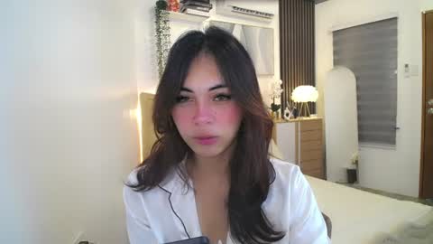 Snapshot of meiluxe chatting on June 26, 2026, 7:35 am meiluxe online show from June 26, 2026, 7:35 am