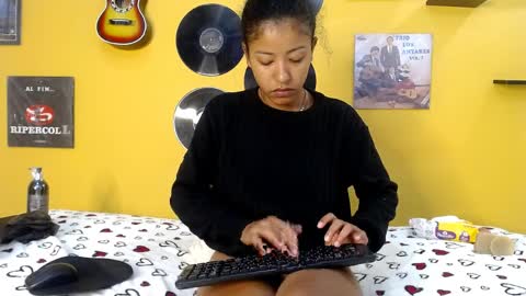 Snapshot of meisevil77 chatting on April 7, 2026, 2:23 am MEIS online show from April 7, 2026, 2:23 am