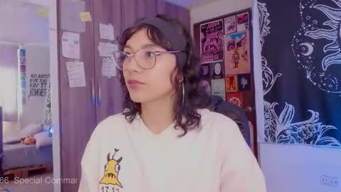 Melissa  -  -  Please help me to reach 100 thumbs up online show from October 14, 2025, 4:19 pm