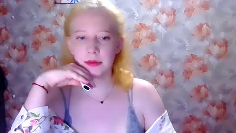 Snapshot of mel_mellie chatting on May 11, 2026, 12:16 am Mel Mellie online show from May 11, 2026, 12:16 am
