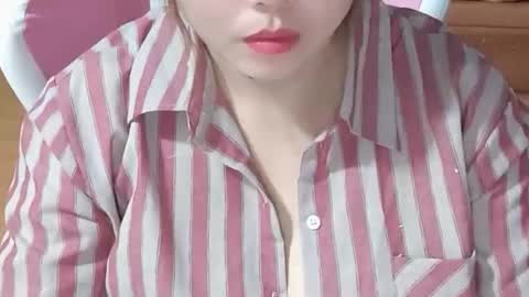 mela7386 online show from January 18, 2026, 11:14 am