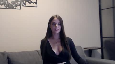 Snapshot of meladams chatting on October 19, 2025, 8:09 pm meladams online show from October 19, 2025, 8:09 pm