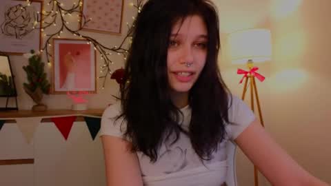 Snapshot of melan1e_ chatting on January 3, 2025, 7:50 pm mel online show from January 3, 2025, 7:50 pm