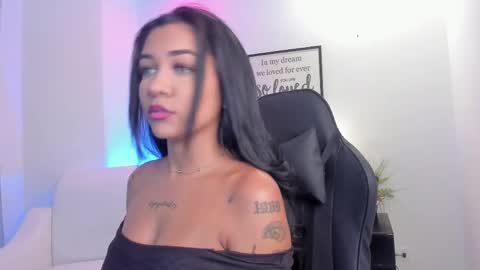melan_owen online show from April 26, 2026, 11:08 am