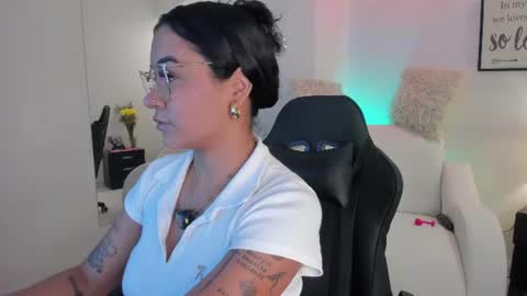 Snapshot of melan_owen chatting on August 5, 2026, 10:51 am melan_owen online show from August 5, 2026, 10:51 am