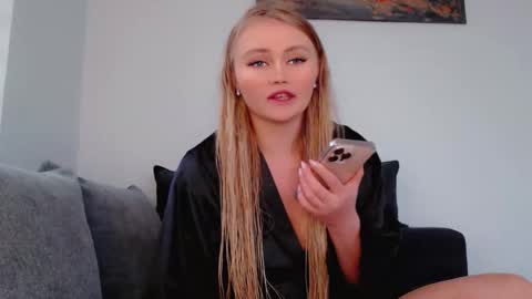 Melania online show from November 11, 2025, 12:27 pm